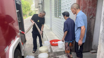 里潭乡：消防车送水解民忧 炎炎夏日护民生