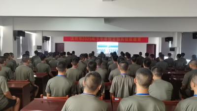 集中观看阅兵盛会 传承发扬抗战精神