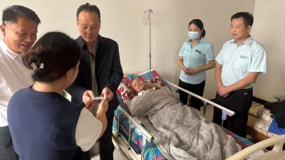 汈东街道联合邮政储蓄银行开展“社保服务上门”便民活动