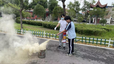 西江小学开展消防安全应急疏散演练