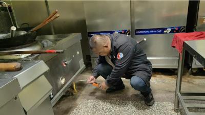 华严农场多部门联动开展校园节前安全大检查