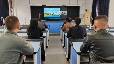 汉川市华严农场中学组织教师观看“三长上三堂”系列展示活动