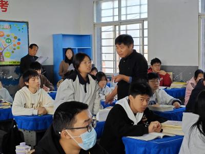 马鞍乡：研中考促协作 展新课共提升