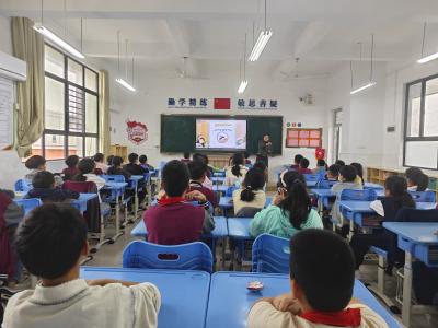 汉川外国语学校开展“双热”防控主题班会