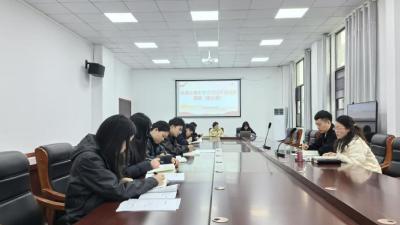 里潭乡：集中研学《习近平谈治国理政》第五卷，凝聚发展新动力