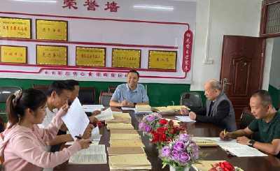 里潭中学开展九月教学常规督查