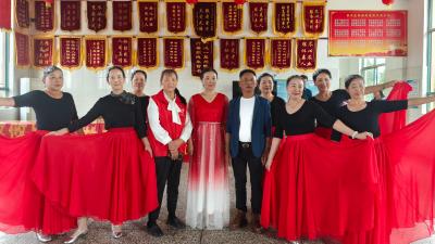马鞍乡举办“悠悠岁月，敬老情深”慰问演出