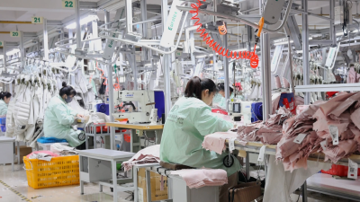 汉川：智能制造赋能 羽绒服产业“热”起来