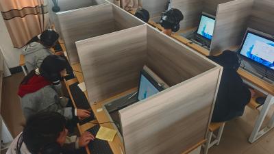西江中学扎实开展英语听说训练