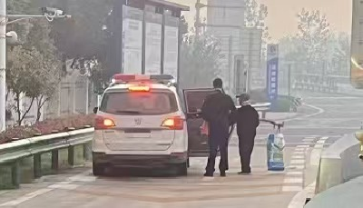 老人误闯高速 多方联动暖心救助——福星收费站联合警方助迷途老人安全归家