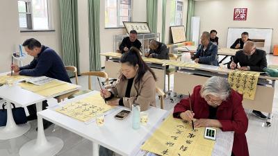 金秋送爽重阳至 文化惠民暖人心