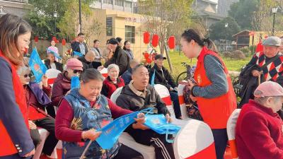 司法局：“调解+服务”重阳节走进福利院送法暖人心