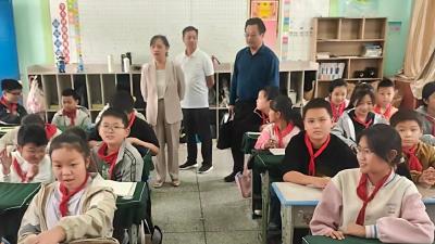 回龙中心小学：同心织密防控网 守护师生健康线