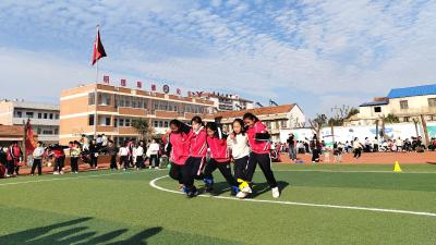 华严场直小学趣味运动会乐翻天！