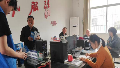 筑牢基层防毒防线  回龙镇派出所深入乡村开展禁毒宣传活动