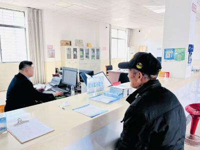 午休服务不打烊 “帮办代办”暖夕阳