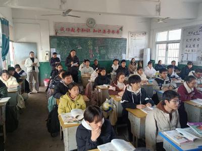 汉川市教研员深入西江中学开展教学视导