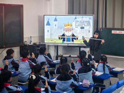 聚焦研“新质”，数学课堂绽芳华