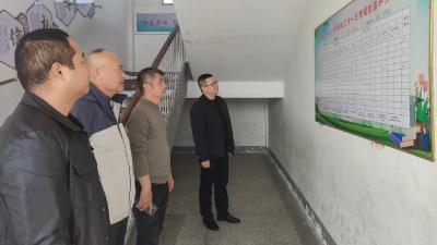 汉川市火猴山小学教联体开展期中教学检查活动