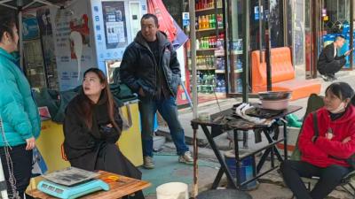 暖心上门“零距离” 医保服务“有温度”