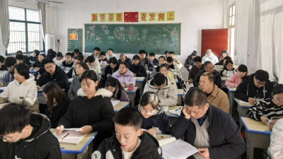 马口教联体教学常规检查走进马口镇金马中学