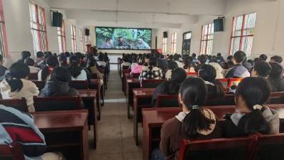 中洲中学师生共赴精神洗礼