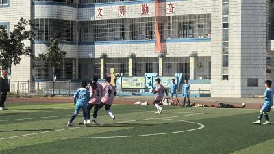 仙女山二小教联体学生足球友谊赛开赛