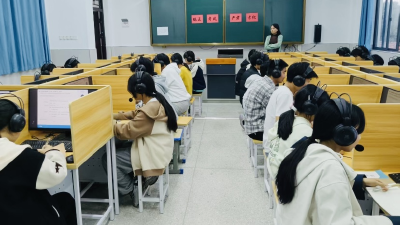 汉川市南河中学开展期中英语听力测试考试