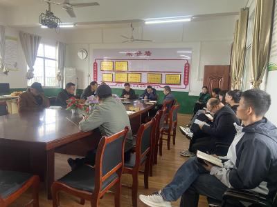 里潭中学周密部署期中考试工作