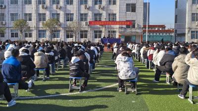 福星中学：法治护航成长 守护青春远航