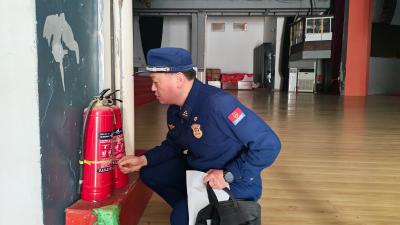 汉川市消防救援大队深入辖区影剧院开展消防安全检查