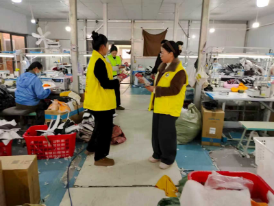 筑牢全民防线  中洲农场开展禁毒宣传活动