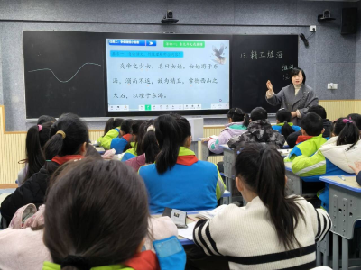 汉川经济开发区东风小学教联体开展语文教学研讨活动