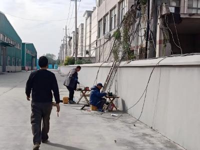 光缆被挖断，汉川联通2小时修好