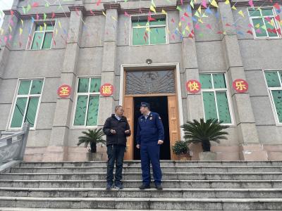 汉川市消防救援大队深入天主教堂开展消防安全上门服务指导 