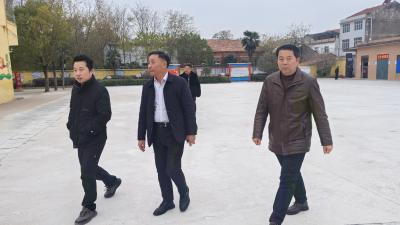 五位一体检查组入校督导 筑牢校园安全防护网