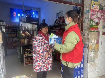 湾潭乡开展全国交通安全日宣传活动