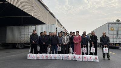 汉川市总工会为货车司机“送温暖”