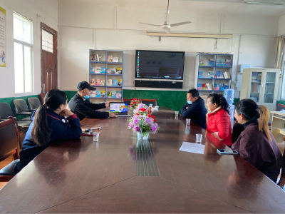 里潭中学召开食品安全会议暨家长开放日活动