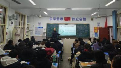 分水中学：趣味生物课 让学生自主探索