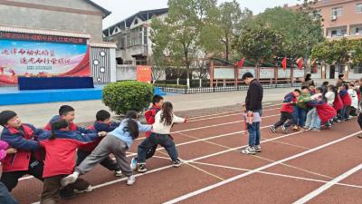 马口镇高湖小学：这场拔河比赛，嗨翻整个校园
