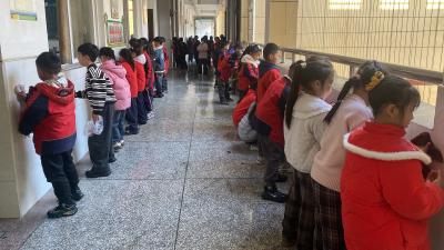 汉正小学“雅洁墙面行动周”启动
