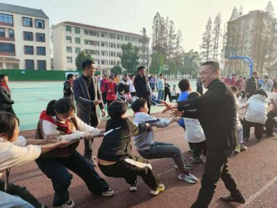庙头镇平章小学举办冬季拔河比赛