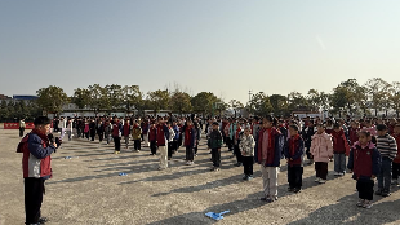 杨林小学举行国家公祭日主题晨会活动