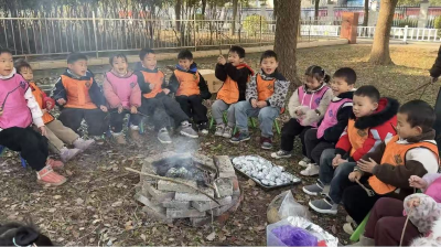 骏马迎新  乐逛庙会  城隍镇中心幼儿园年味十足迎新年