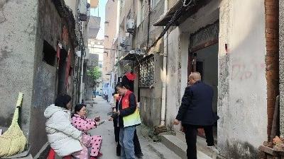 医保政策进社区，便民服务暖人心