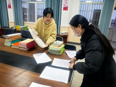 里潭乡胜一中心小学组织开展教学常规工作检查