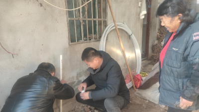 麻河镇顺河村驻村工作队巧手暖心为独居老人排忧解难