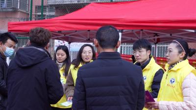 禁毒社工走进招聘现场，为求职者筑牢防毒屏障