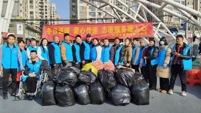 汉川市民踊跃捐赠爱心衣物 助患者越冬